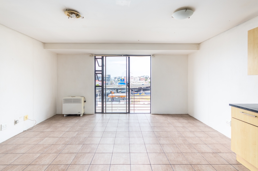 1 Bedroom Property for Sale in Zonnebloem Western Cape